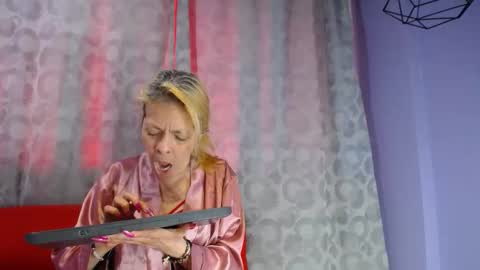  SleepyAbuela online show from January 8, 5:15 pm