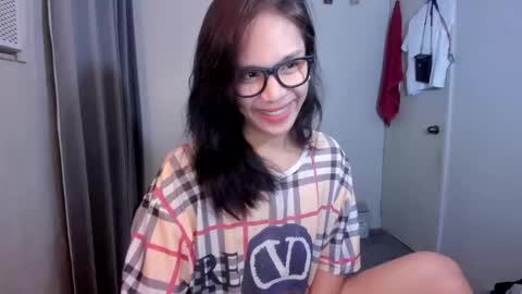 Snapshot of lucy_shane chatting on October 6, 7:22 pm lucy_shane online show from October 6, 7:22 pm