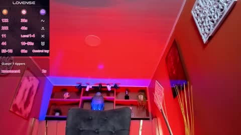 Snapshot of lucy_williiams chatting on November 7, 11:43 am Lucy online show from November 7, 11:43 am