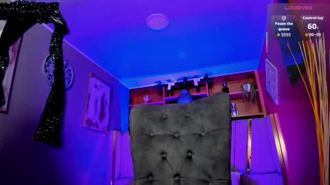 Snapshot of lucy_williiams chatting on November 21, 11:53 am Lucy online show from November 21, 11:53 am