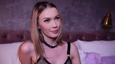 Snapshot of lucyaddison chatting on July 19, 3:32 am LucyAddison online show from July 19, 3:32 am
