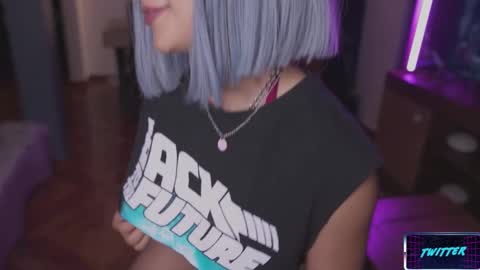 Lucy Alien  online show from December 10, 10:58 pm