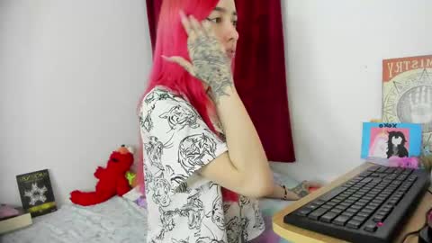 lucyblood online show from May 16, 2:19 am
