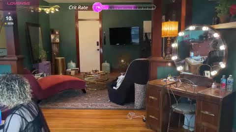 Snapshot of lucydreamsbaby chatting on February 6, 12:22 am lucydreamsbaby online show from February 6, 12:22 am