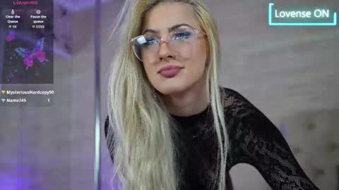 Lucy Lexton online show from October 3, 4:53 am