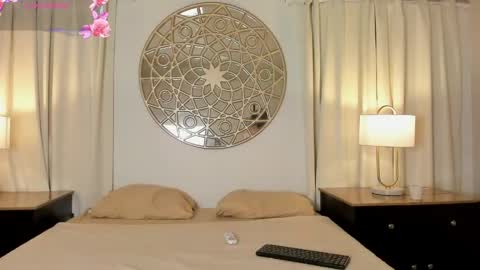 Lucy online show from April 6, 4:46 am