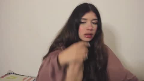 lucyportman online show from June 30, 5:08 am