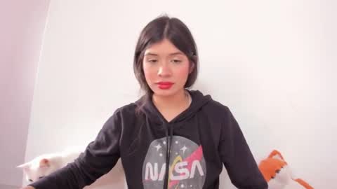 lucyportman online show from July 6, 11:29 am