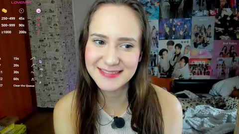 Snapshot of lucyrose33 chatting on September 20, 5:19 am Lucy Rose online show from September 20, 5:19 am