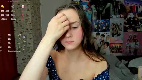 Snapshot of lucyrose33 chatting on September 29, 4:50 am Lucy Rose online show from September 29, 4:50 am
