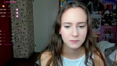 Snapshot of lucyrose33 chatting on October 14, 5:30 am Lucy Rose online show from October 14, 5:30 am