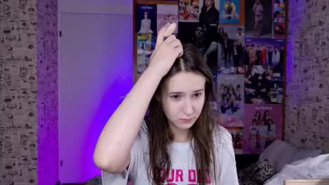 Lucy Rose online show from November 24, 4:45 am