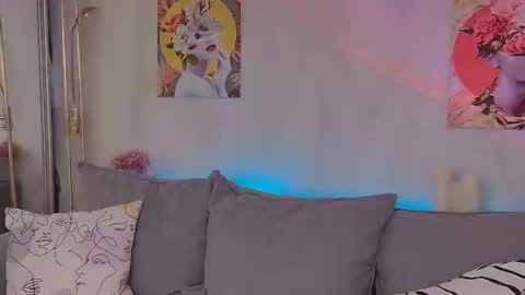 Lucy online show from December 4, 8:29 pm