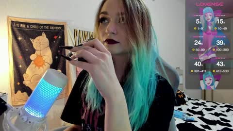 Lucy online show from December 22, 7:21 pm