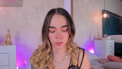 Snapshot of lucyvega4 chatting on October 19, 3:51 am Lucy online show from October 19, 3:51 am