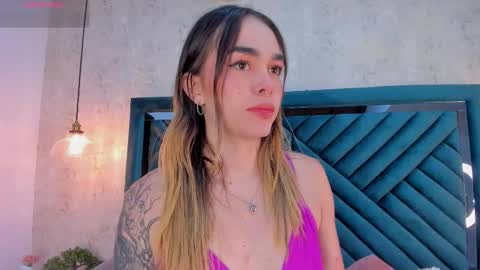 Snapshot of lucyvega4 chatting on October 21, 3:51 am Lucy online show from October 21, 3:51 am