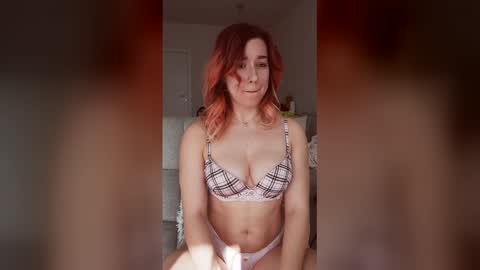 lucyxlou online show from March 12, 11:16 am