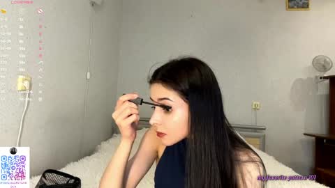 Snapshot of ludivinablice chatting on May 3, 3:51 pm Mika online show from May 3, 3:51 pm