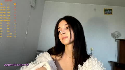 Snapshot of ludivinablice chatting on May 16, 6:43 am Mika online show from May 16, 6:43 am