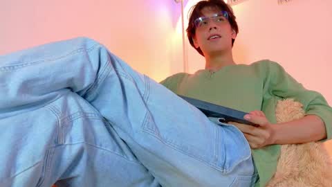 Lui online show from April 2, 3:15 am