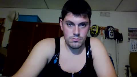 Snapshot of luis2423 chatting on October 16, 5:47 pm A slave to the mistress.. un esclavo para las amas dominantes. online show from October 16, 5:47 pm