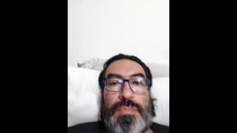 Snapshot of luis2988z chatting on May 5, 2:30 am Hairyman online show from May 5, 2:30 am