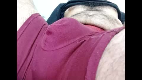 Snapshot of luis2988z chatting on May 13, 2:09 am Hairyman online show from May 13, 2:09 am