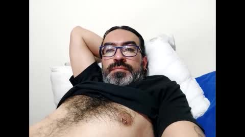 Snapshot of luis2988z chatting on May 20, 1:56 am Hairyman online show from May 20, 1:56 am