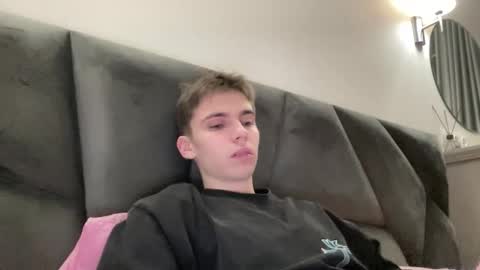 Luis online show from December 1, 3:17 pm