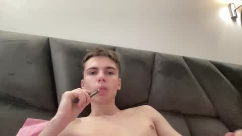 Luis online show from December 3, 10:02 am