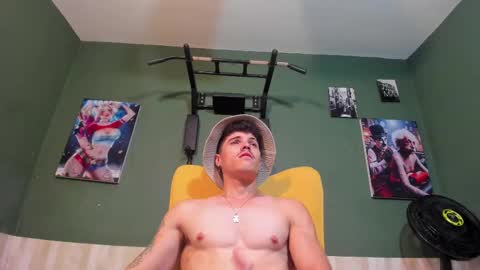 Luis AS online show from March 9, 2:10 pm