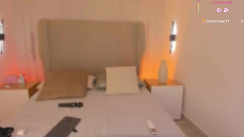 L U I S A online show from December 19, 8:38 pm