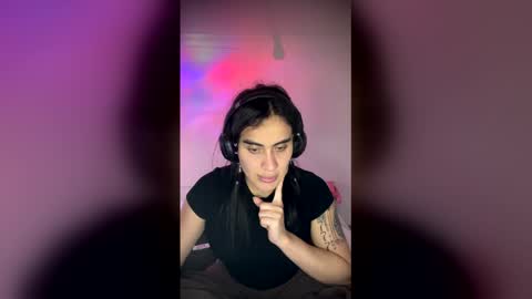 Luisa Monsters online show from February 19, 9:33 pm
