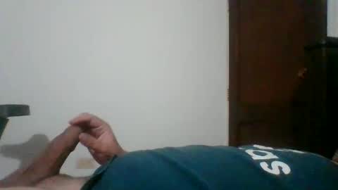 luisfer86 online show from April 4, 2:10 am