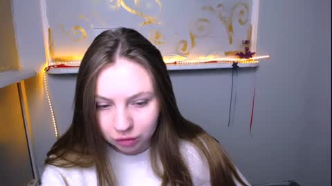 Snapshot of luizaheems_ chatting on December 10, 7:37 am Luiza online show from December 10, 7:37 am