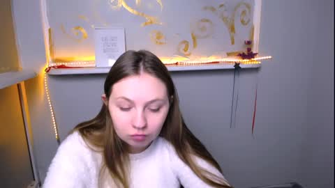 Snapshot of luizaheems_ chatting on December 10, 10:49 am Luiza online show from December 10, 10:49 am