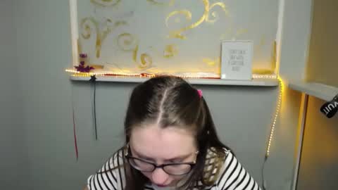 Snapshot of luizaheems_ chatting on December 14, 11:39 am Luiza online show from December 14, 11:39 am