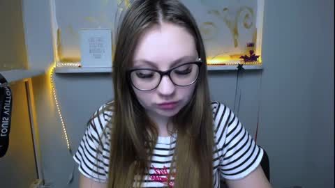 Snapshot of luizaheems_ chatting on December 22, 10:38 am Luiza online show from December 22, 10:38 am