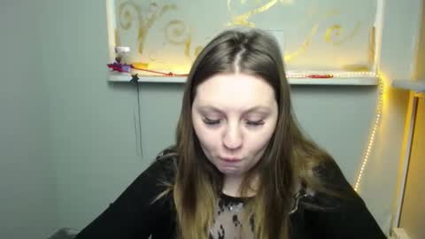 Snapshot of luizaheems_ chatting on March 10, 10:37 am Luiza online show from March 10, 10:37 am