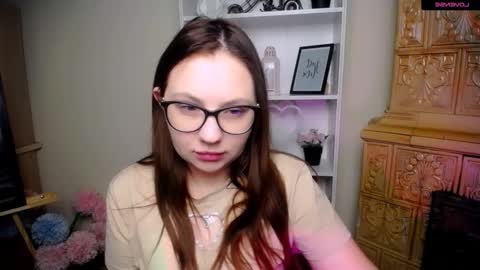 Snapshot of luizaheems_ chatting on December 14, 9:36 am Luiza online show from December 14, 9:36 am