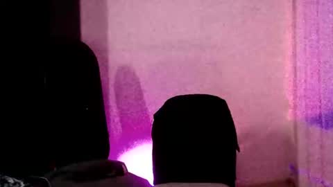 Snapshot of luk_me chatting on March 23, 9:08 pm luk_me online show from March 23, 9:08 pm