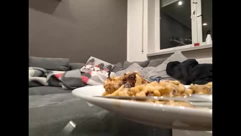 lukasschoetz online show from November 18, 7:51 pm