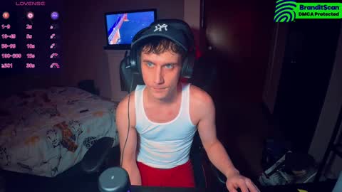 Snapshot of lukatripp chatting on December 28, 1:06 pm lukatripp online show from December 28, 1:06 pm