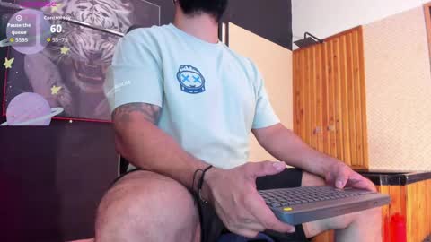 Snapshot of luke__09 chatting on April 12, 12:43 pm LUKE online show from April 12, 12:43 pm