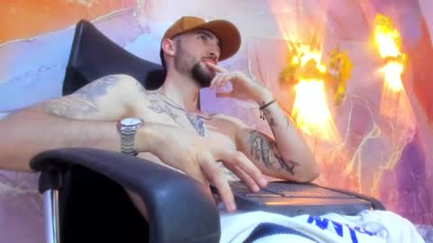 LUKE online show from January 31, 4:27 pm