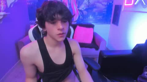 Snapshot of luke_howland chatting on December 10, 2:28 pm Luke online show from December 10, 2:28 pm