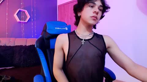 Snapshot of luke_howland chatting on January 12, 11:26 pm Luke online show from January 12, 11:26 pm