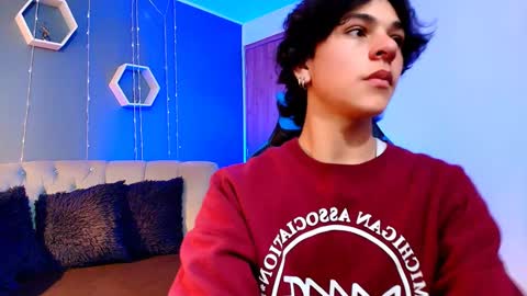 Snapshot of luke_howland chatting on January 16, 8:14 pm Luke online show from January 16, 8:14 pm