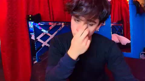 Snapshot of luke_howland chatting on July 2, 2:22 am Luke online show from July 2, 2:22 am