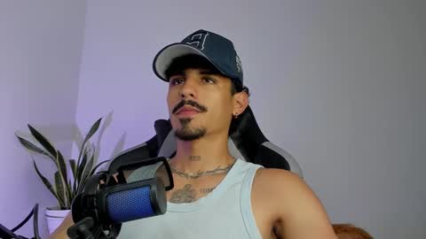 Luke Taylor online show from March 3, 3:29 pm